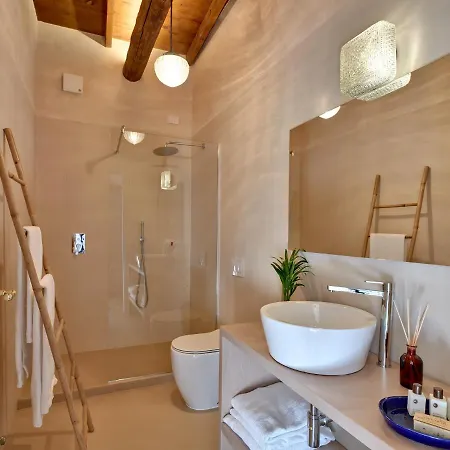 Dandelion & Park 5* Villa Guardia