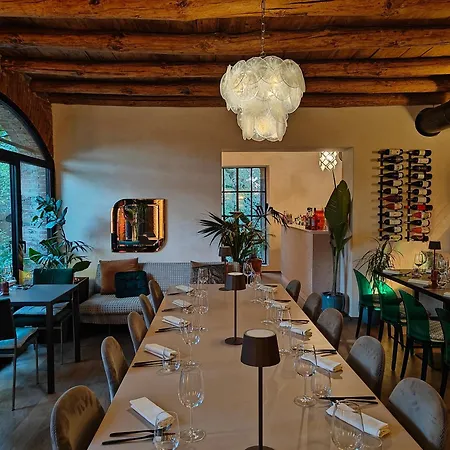 Dandelion & Park Villa Guardia