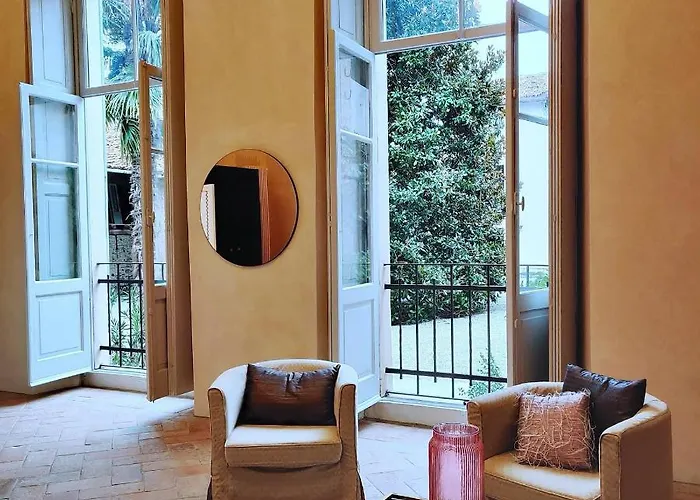 Hotel Dandelion & Park