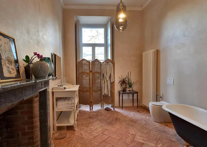 Dandelion & Park Villa Guardia